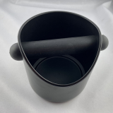 Abschlagbehälter aus schwarzem Kunststoff Abschlagbehälter aus schwarzem Kunststoff