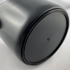 Abschlagbehälter aus schwarzem Kunststoff 